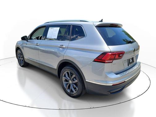 Silver Metallic 2023 Volkswagen Tiguan 2.0T SE