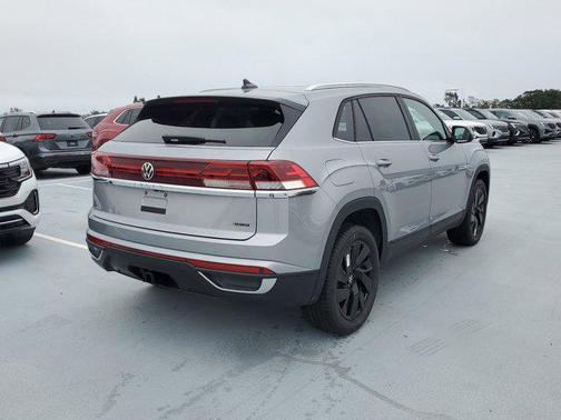 2025 Volkswagen Atlas Cross Sport 2.0T SE w/Technology 4MOTION