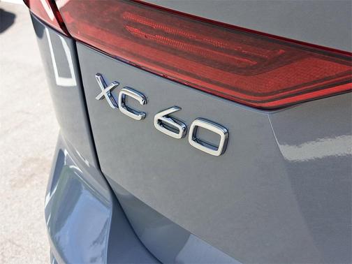 2026 Volvo XC60 B5 Core