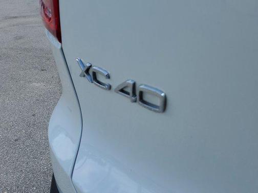 2022 Volvo XC40 T5 Inscription