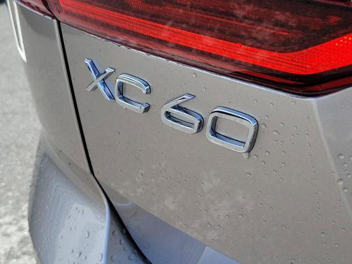 Bright Dusk Metallic 2026 Volvo XC60 B5 Plus