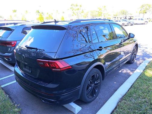 2022 Volkswagen Tiguan 2.0T SE R-Line Black