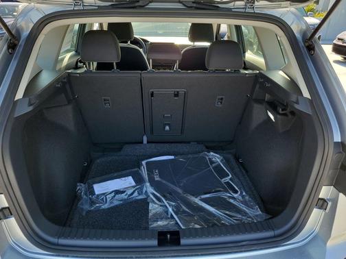 Pyrite Silver Metallic 2026 Volkswagen Taos S
