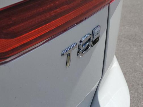 Crystal White Metallic 2026 Volvo XC60 Plug-In Hybrid Plus, T8 AWD Electric/Gasoline, Dark