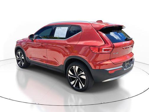 2023 Volvo XC40 B5 Plus Bright Theme