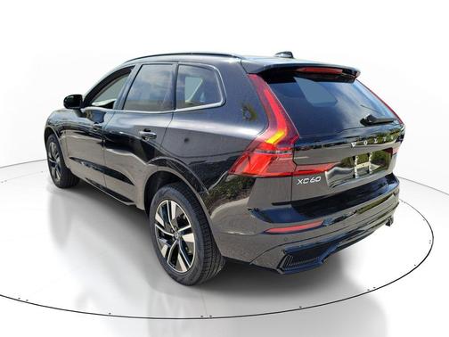 Onyx Black Metallic 2026 Volvo XC60 B5 Core