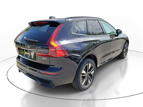 Onyx Black Metallic 2026 Volvo XC60 B5 Core