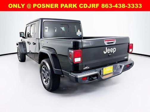 2023 Jeep Gladiator Overland