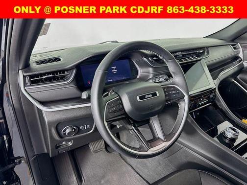 2022 Jeep Grand Cherokee L Laredo