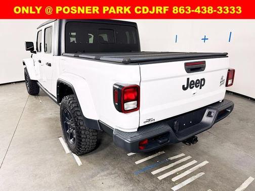 Bright White Clearcoat 2023 Jeep Gladiator Sport