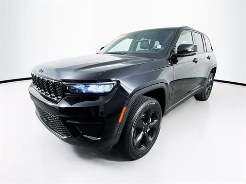 2023 Jeep Grand Cherokee Laredo