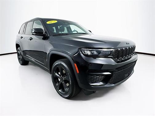 2023 Jeep Grand Cherokee Laredo