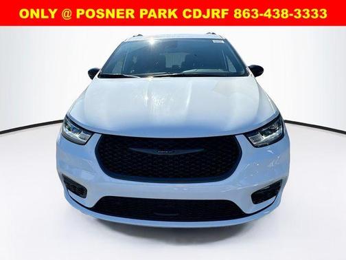 2025 Chrysler Pacifica Hybrid Select