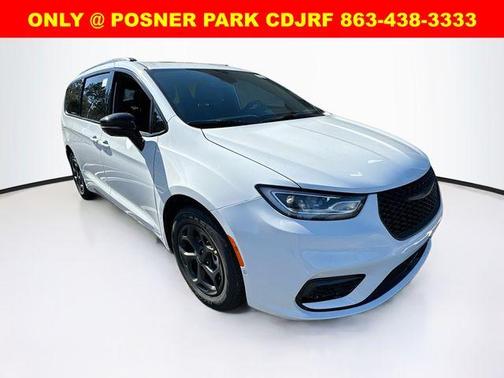 2025 Chrysler Pacifica Hybrid Select
