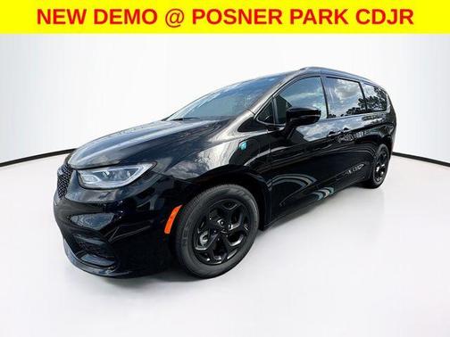 2025 Chrysler Pacifica Hybrid Select