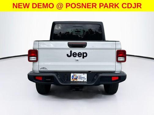 2026 Jeep Gladiator Sport