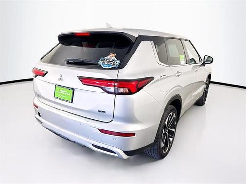 2023 Mitsubishi Outlander SE Special Edition