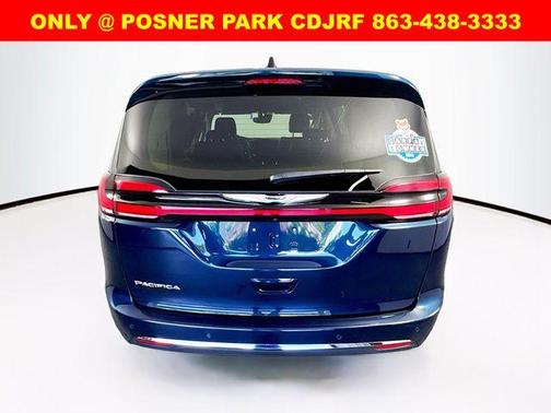 2023 Chrysler Pacifica Touring-L