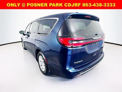 2023 Chrysler Pacifica Touring-L