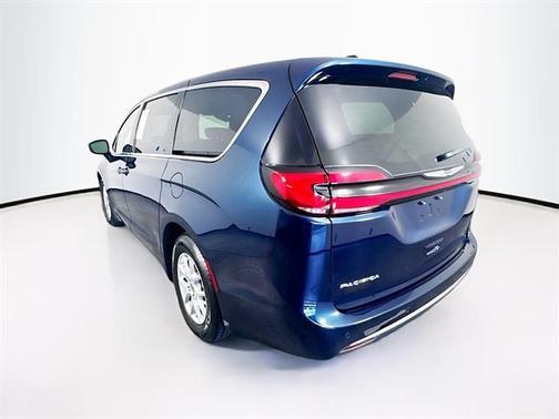 2023 Chrysler Pacifica Touring-L