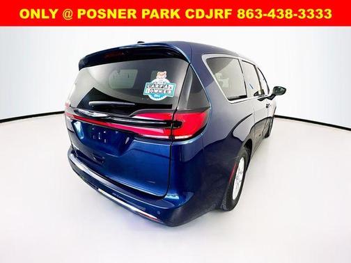 2023 Chrysler Pacifica Touring-L