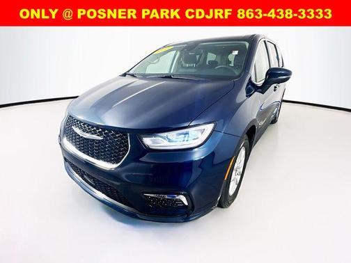 2023 Chrysler Pacifica Touring-L
