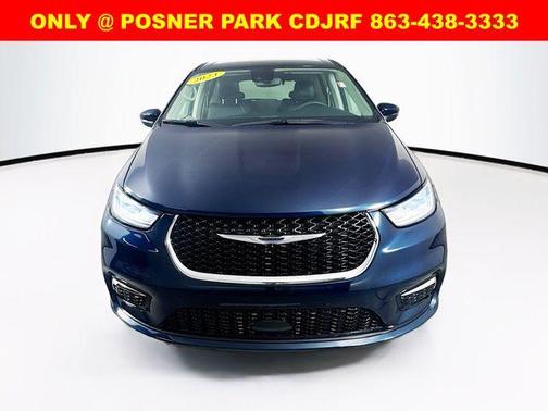 2023 Chrysler Pacifica Touring-L