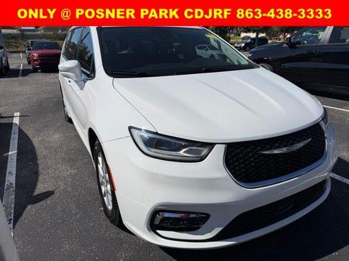 2022 Chrysler Pacifica Touring-L