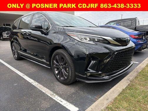 2021 Toyota Sienna XSE 7 Passenger