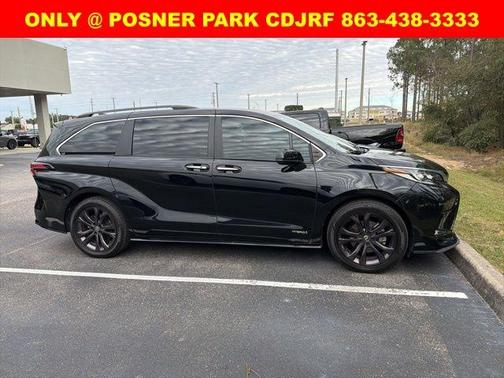 2021 Toyota Sienna XSE 7 Passenger