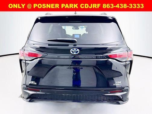 2021 Toyota Sienna XSE 7 Passenger