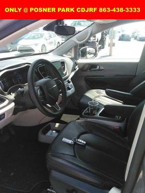 2023 Chrysler Pacifica Touring-L