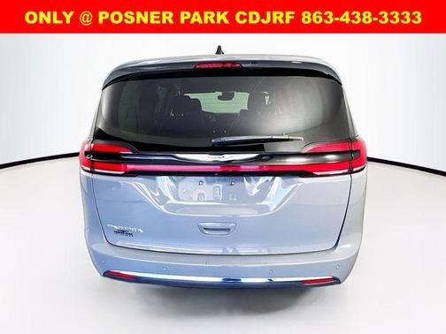 2023 Chrysler Pacifica Touring-L