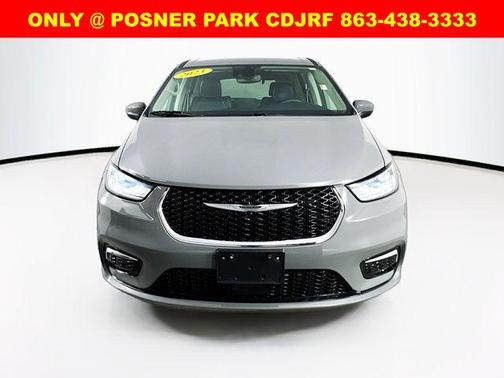 2023 Chrysler Pacifica Touring-L