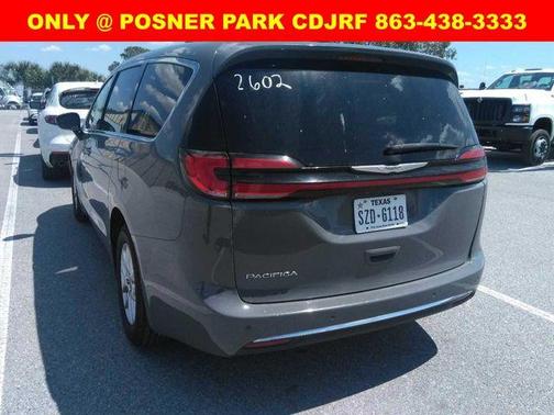 2023 Chrysler Pacifica Touring-L