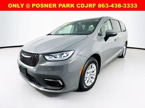 2023 Chrysler Pacifica Touring-L
