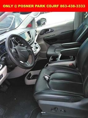 2023 Chrysler Pacifica Touring-L