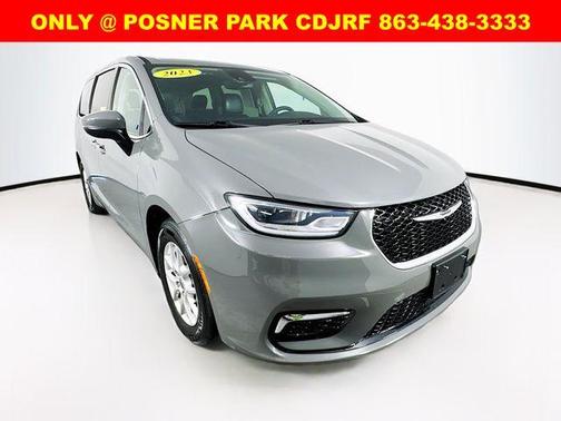 2023 Chrysler Pacifica Touring-L
