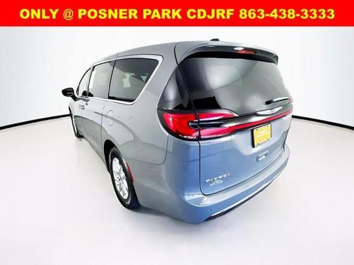2023 Chrysler Pacifica Touring-L