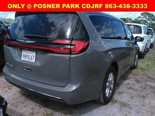 2023 Chrysler Pacifica Touring-L