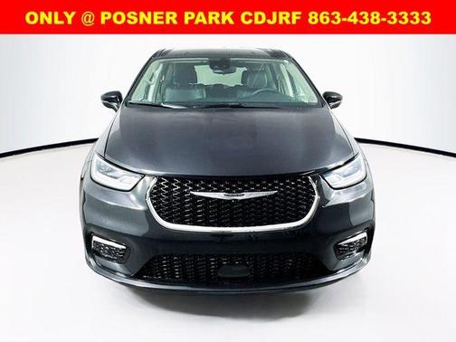 2023 Chrysler Pacifica Touring-L