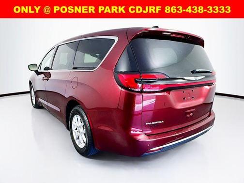 2023 Chrysler Pacifica Touring-L
