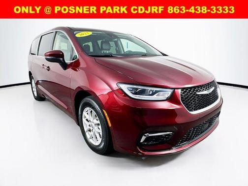 2023 Chrysler Pacifica Touring-L