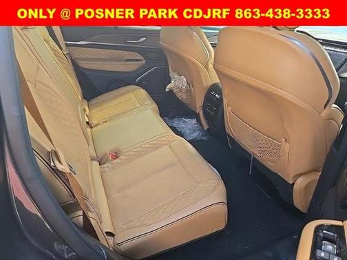 2022 Jeep Grand Cherokee Summit