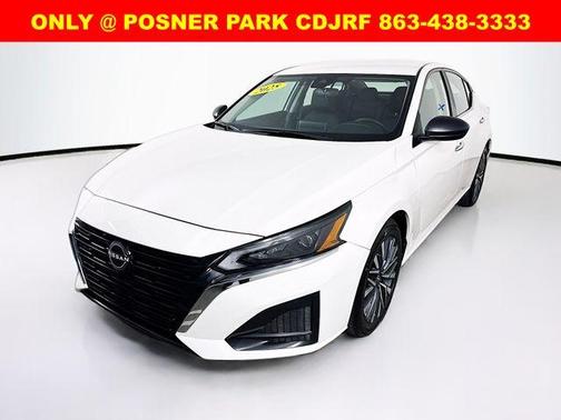 Glacier White 2025 Nissan Altima SV