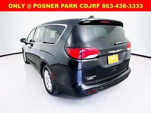 2023 Chrysler Voyager LX