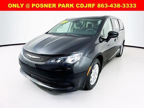 2023 Chrysler Voyager LX
