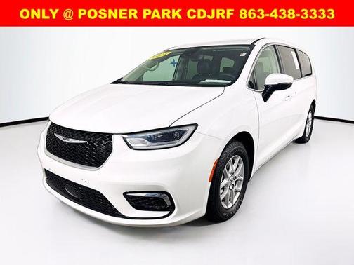 Bright White Clearcoat 2023 Chrysler Pacifica Touring-L