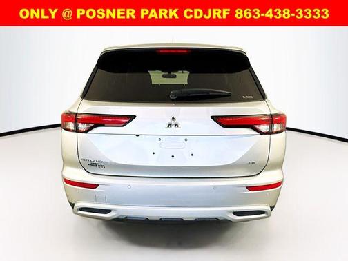 2024 Mitsubishi Outlander SE