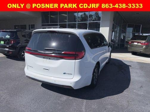 2023 Chrysler Pacifica Hybrid Touring L